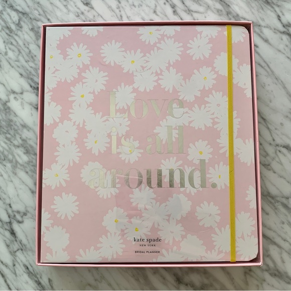 Kate Spade, Bridal Planner Binder "Love is all around." - Picture 2 of 7